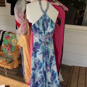 Size 8 prom dress brand: prom time